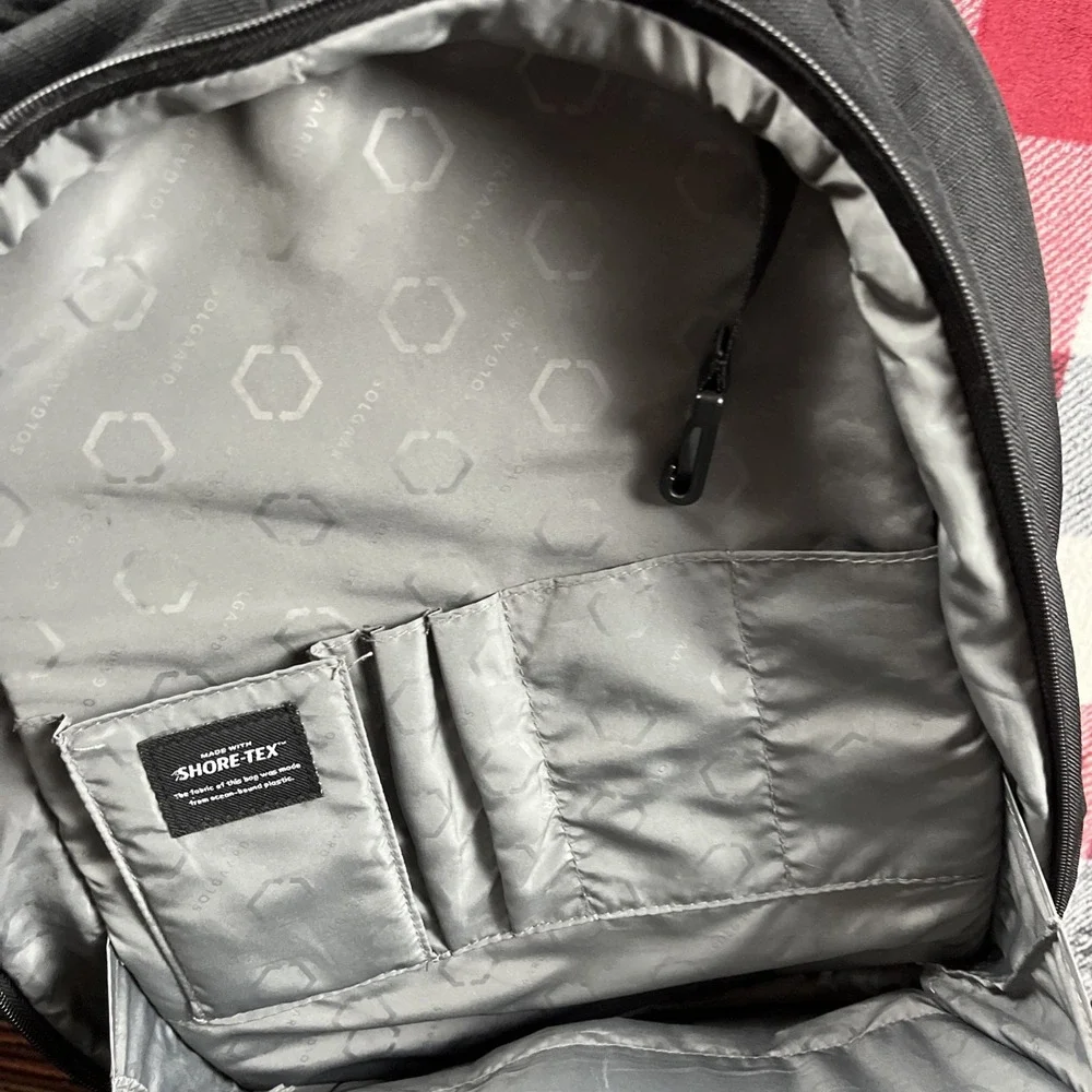 Solgaard Lifepack Backpack Black Anti Theft Laptop Storage No Solar Panel *Flaws